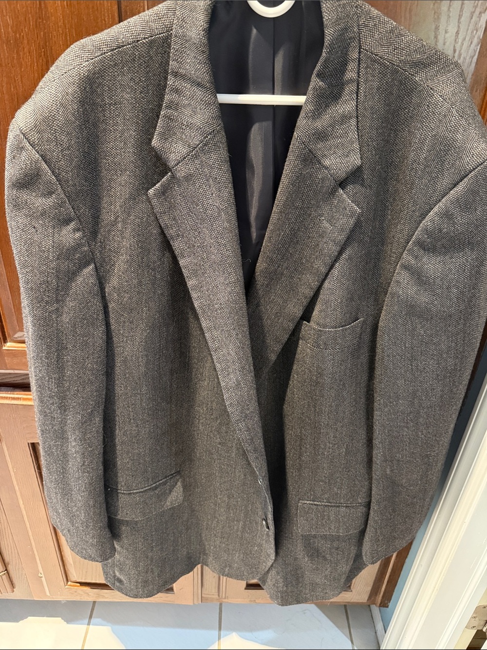 Men’s Herringbone Wool-Blend Blazer Jacket in Charcoal Gray 56 R